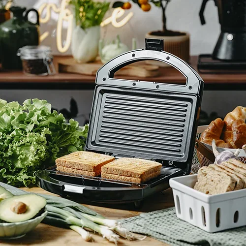 Гриль Adler AD 3068 для приготування м’яса та сендвічів